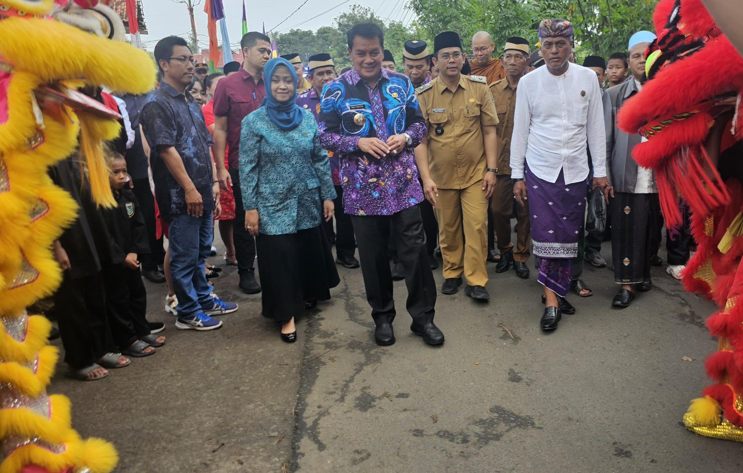 Bupati Tangerang Maesyal Rasyid saat Mengunjungi Desa Sodong Pada Lomba Desa Tingkat Provinsi Banten Tahun 2025.