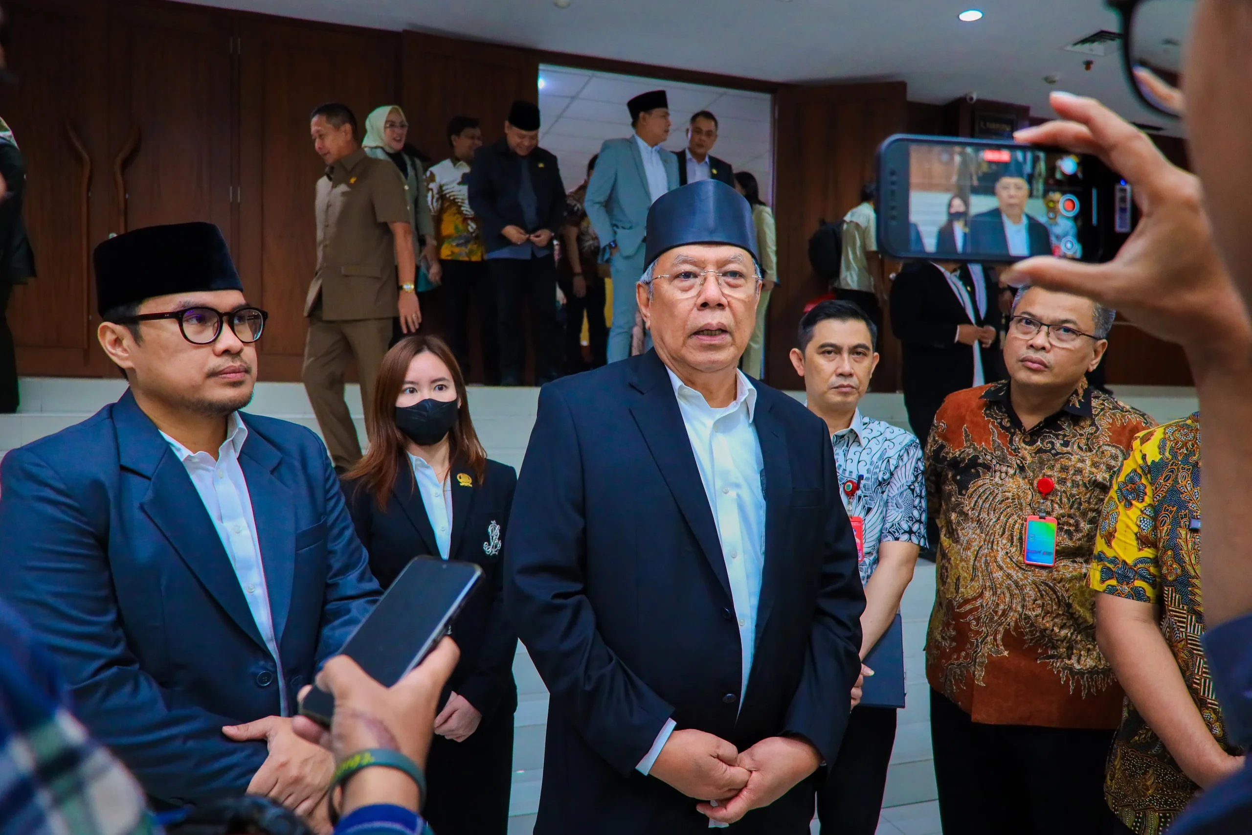 Wali Kota Tangsel Benyamin Davnie