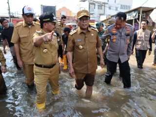 Tinjau Banjir Tangerang, Gubernur Banten: Ini tidak bisa dibiarkan!