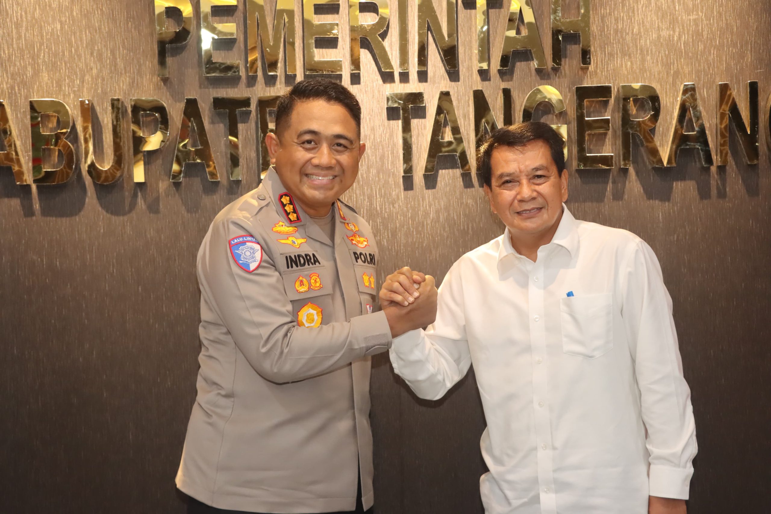 Poto Bersama, Kapolresta Tangerang Kombes Pol Andi Muhammad Indra Waspada Amirullah dan Bupati Tangerang Moch. Maesyal Rasyid.