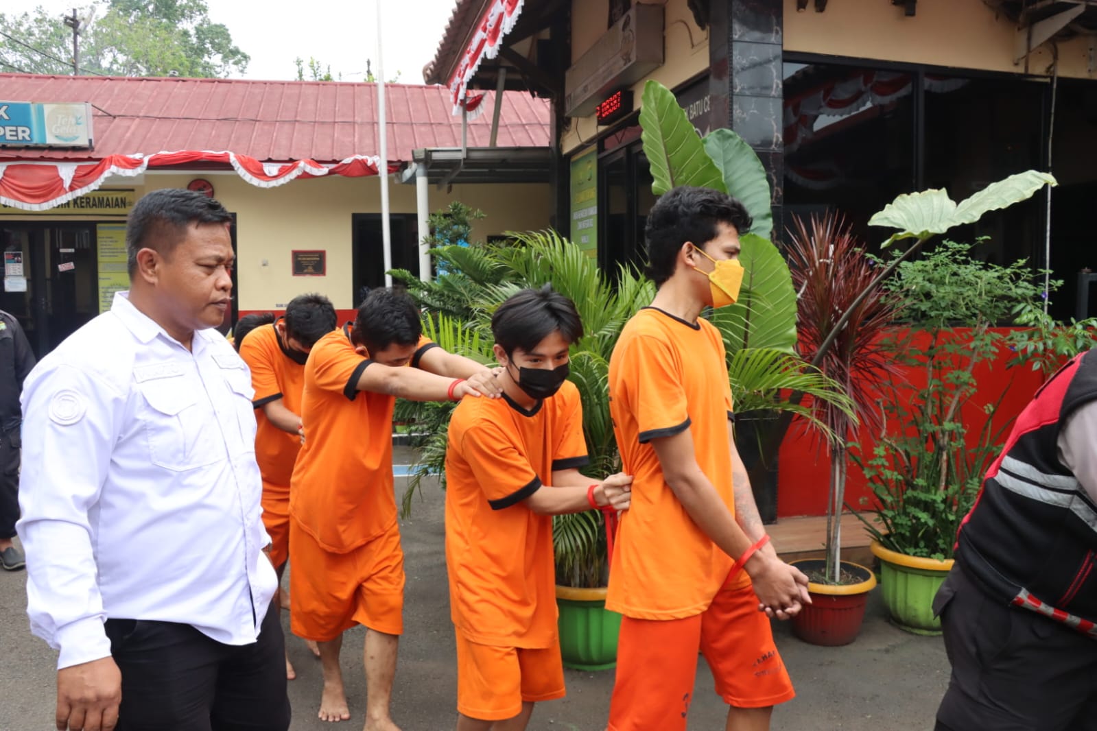 Empat orang pelaku curanmor dari dua kelompok berbeda berhasil ditangkap dalam operasi penindakan yang digelar Unit Reskrim Polsek Batuceper.