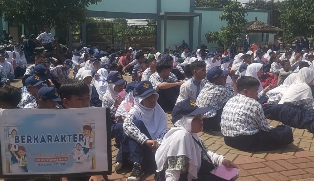 Siswa SMPN 8 Tangsel saat Mengikuti Kegiatan MPLS.