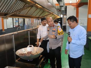 Wakapolda Banten Brigjen Pol Hengki meresmikan Satuan Pelayanan Pemenuhan Gizi (SPPG) Polresta Tangerang.