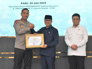 Kapolda Banten Raih Penghargaan dari Kementerian Desa atas Kontribusi Program Poliran