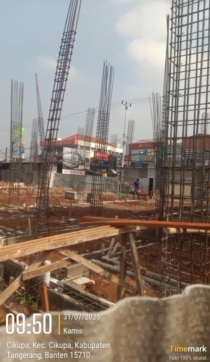 Lokasi proyek pembangunan Pusat Niaga Cikupa, Kamis (31/7/2025)