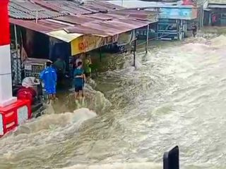 Ciledug Indah Dikepung Banjir, Hujan Deras Sebabkan Kali Angke Meluap