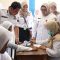 Bupati dan Wakil Bupati Tangerang Maesyal Rasyid dan Intan Nurul Hikmah saat meluncurkan program cek kesehatan gratis bagi anak usia sekolah di SMKN 4 Kabupaten Tangerang. (rfh)