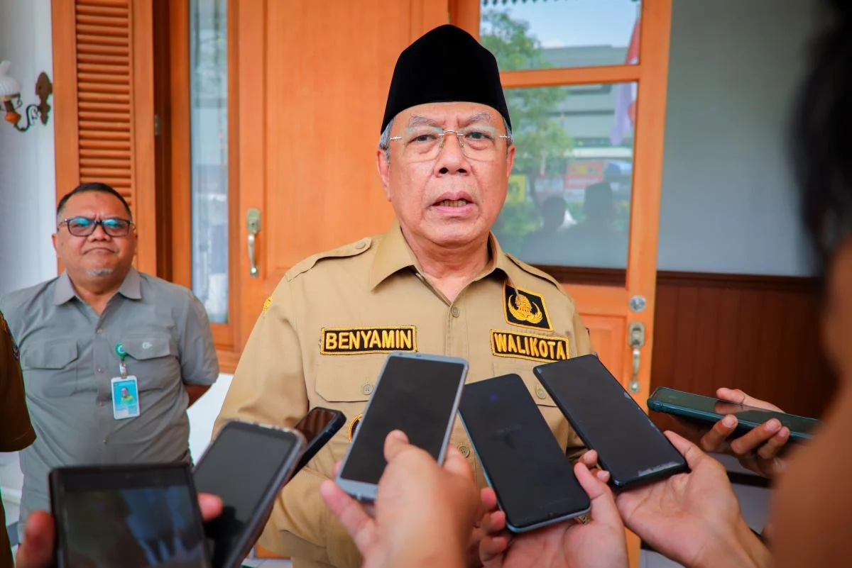Wali Kota Tangsel Benyamin Davnie