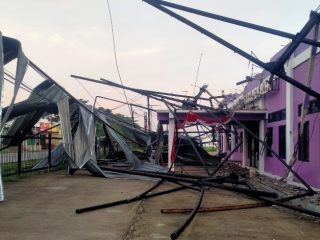 Stadion Mini Gunung Kaler Rusak Parah Dihantam Puting Beliung