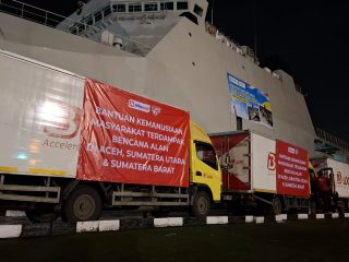 Alfamidi Salurkan Bantuan untuk Korban Banjir dan Longsor di Aceh, Sumut, dan Sumbar