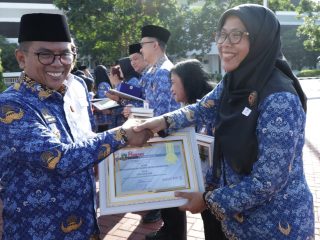 Disdukcapil Tangsel Raih Dua Penghargaan Inovasi Layanan Publik Tingkat Banten