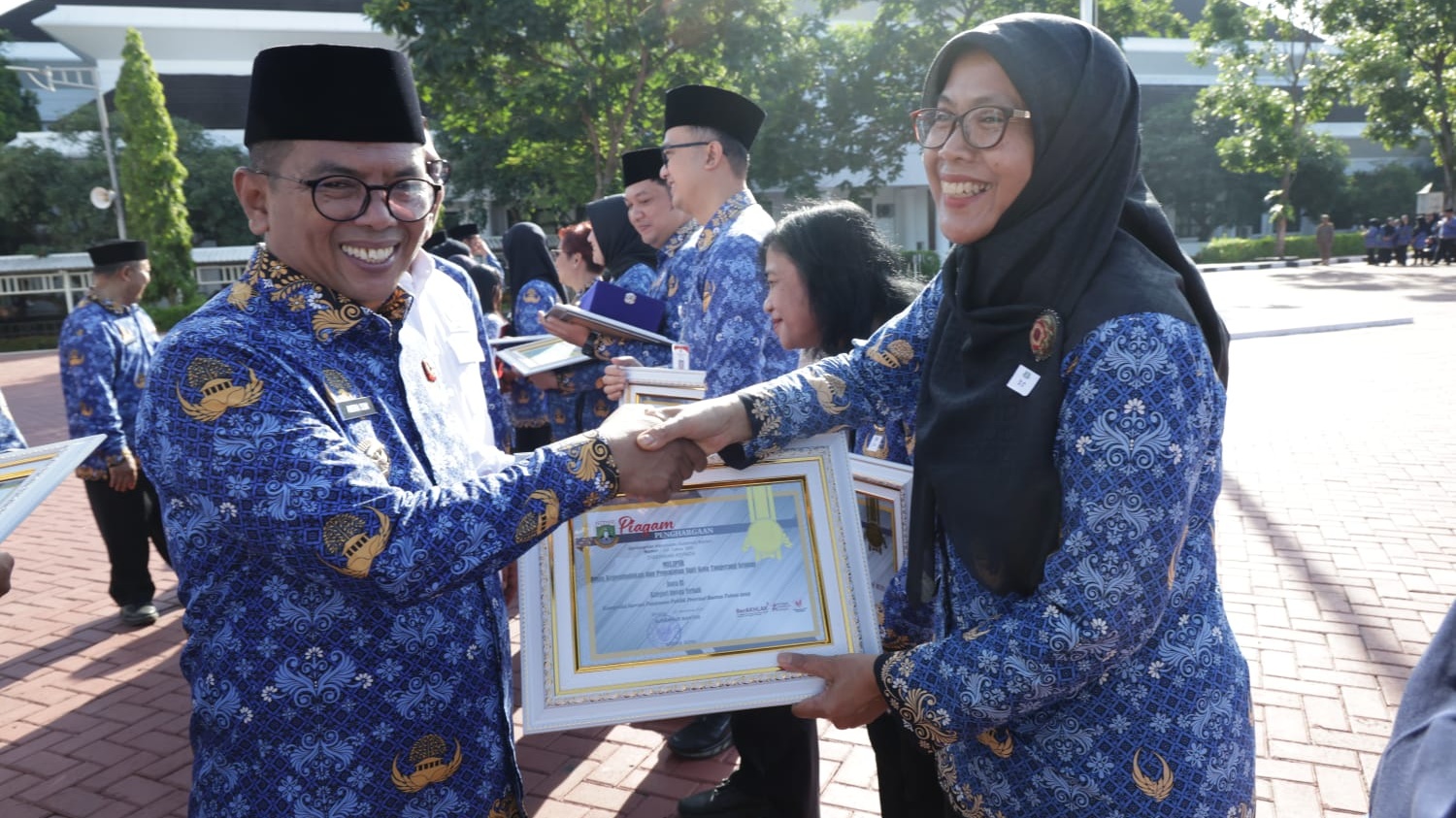 Disdukcapil Tangsel Raih Dua Penghargaan Inovasi Layanan Publik Tingkat Banten