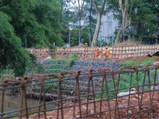 Pembangunan Beronjong dan Long Storage di Serpong Green Park Dikebut Jelang Akhir 2025