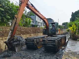 Pemkot Tangerang Kerahkan Alat Berat Normalisasi Saluran Sekunder Pondok Bahar