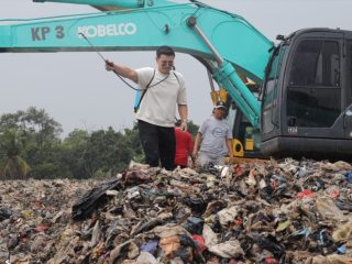 Tujuh Kecamatan di Tangsel Terima Cairan N Level 1 untuk Atasi Bau Sampah