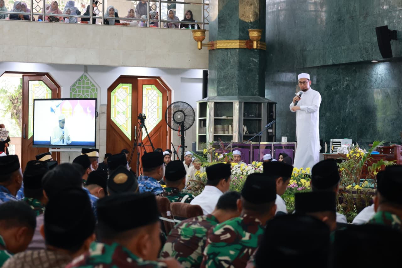 Ustadz Adi Hidayat Pimpin Doa Bersama Forkopimda Kabupaten Tangerang