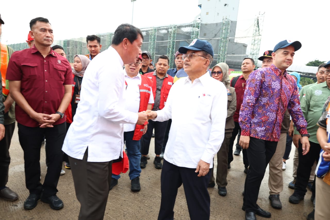 Bupati Tangerang Hadiri Pengecekan Logistik Kapal Kemanusiaan PMI untuk Sumatera