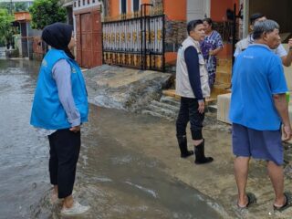Dinkes Tangsel Turunkan Nakes di Tujuh Titik Banjir, Pastikan Layanan Kesehatan Warga Terdampak