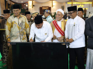 Gubernur Banten dan Bupati Tangerang Hadiri Peresmian Masjid Kasepuhan Tangerang Raya, Ribuan Jamaah Padati Cilongok