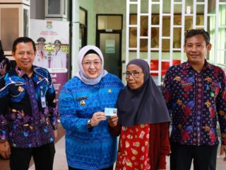 Jelang Ramadan, Wabup Intan Nurul Hikmah Monitoring GPM 2.000 Paket Sembako di Sukamulya