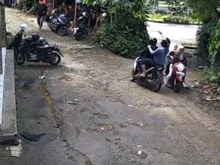 Komplotan Curanmor di Cikupa Terekam CCTV, Todongkan Senpi saat Kepergok Warga