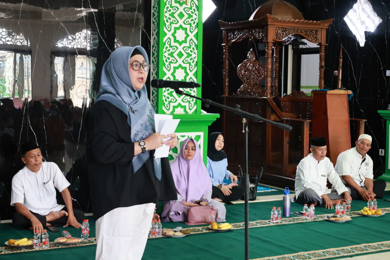 Wabup Tangerang Hadiri Penyerahan Santunan 115 Anak Yatim Piatu Yayasan Baitul Yatama Masjid Jami Sabilal Muhtadin Pagedangan