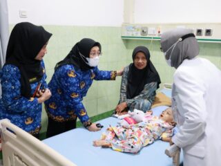 Wabup Intan Nurul Hikmah Kunjungi RSUD, Beri Semangat Pasien Thalassemia dan Anak-anak