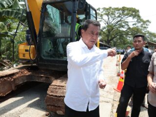 Bupati Tangerang Tinjau Pembangunan Jalan Pakuhaji dan Sukadiri