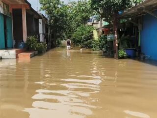 Banjir 1 Meter Rendam 150 Rumah di Perum Mustika Tigaraksa, Tanggul Sungai Jebol Jadi Pemicu
