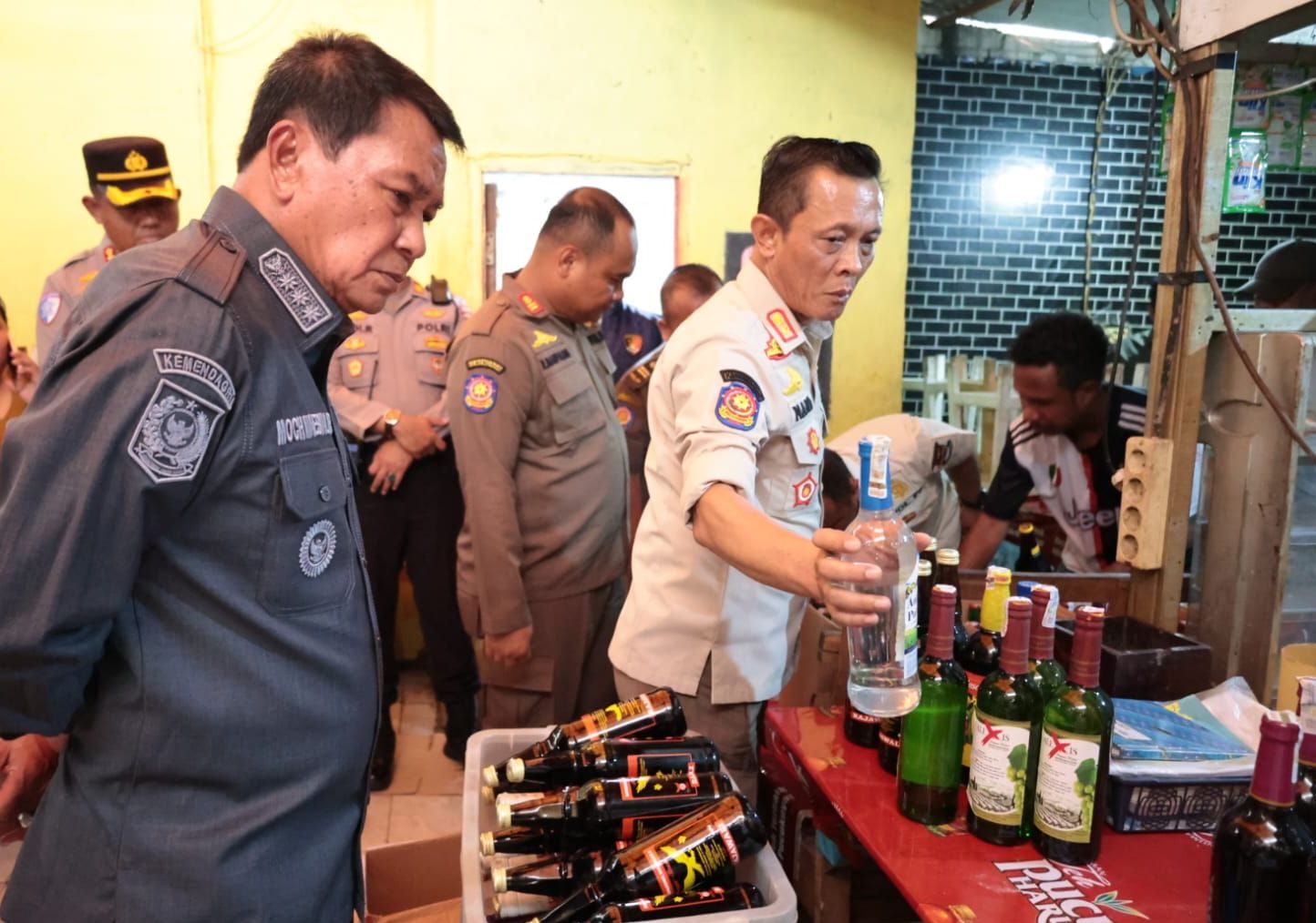 Bupati Maesyal Rasyid Sidak Hiburan Malam Diduga Tak Berizin, Pengelola Langsung Teken Surat Pernyataan
