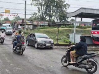11 Perlintasan KRL di Tangerang Masuk Zona Rawan, Tak Dijaga dan Tanpa Palang Pintu