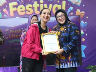 Shahnaz Haque dan Kang Maman Meriahkan Penutupan Festival Literasi Tangerang Gemilang, Wabup Intan Minta Perpustakaan Bertransformasi