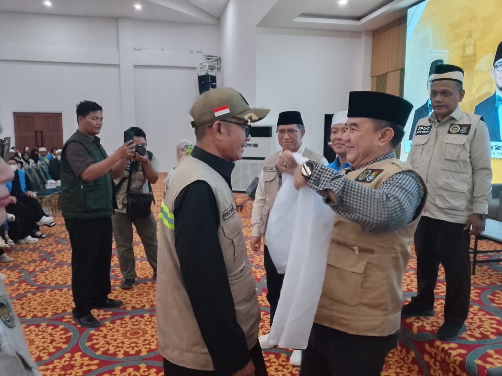 392 Jamaah Haji Kloter 12 JKB Tiba di Tanah Air, Sekda Tangerang Ingatkan Makna Haji Mabrur