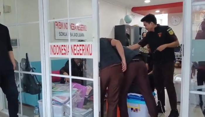 Dugaan Korupsi Dana BOP, Penyidik Kejari Geledah PKBM di Kosambi