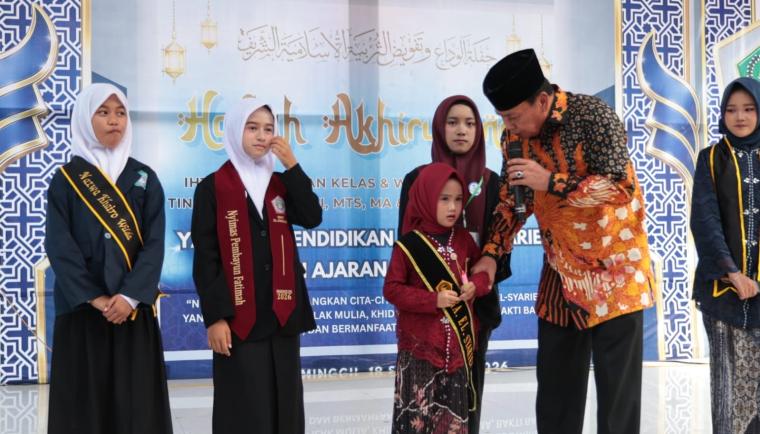 Hadiri Haflah Akhirussanah El-Syarief, Bupati Tangerang Tekankan Pentingnya Pendidikan Berkualitas