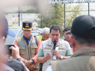 Bupati Maesyal Rasyid Pimpin Doa Bersama di TPA Jatiwaringin dan Apresiasi Tim Gabungan Penanganan Kebakaran