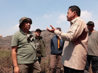 Bupati Maesyal Ungkap Titik Api TPA Jatiwaringin Tinggal 3,6 Persen, Ini Strategi Pemadamannya