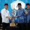 Bupati Tangerang Moch. Maesyal Rasyid menerima Piala Bergilir Gubernur Banten dari Wakil Gubernur Banten Dimyati Natakusumah pada penutupan Musabaqah Tilawatil Qur'an (MTQ) XXIII Tingkat Provinsi Banten di Kawasan Pusat Pemerintahan Provinsi Banten (KP3B), Kota Serang, Kamis (9/7/2026). Kabupaten Tangerang kembali menorehkan prestasi dengan mempertahankan gelar Juara Umum MTQ Provinsi Banten untuk kelima kalinya secara berturut-turut dengan total nilai 750.