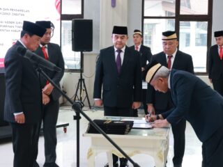 Lantik Enam Pejabat Pimpinan Tinggi Pratama, Bupati Tangerang: Perkuat Kinerja Organisasi dan Pelayanan Publik