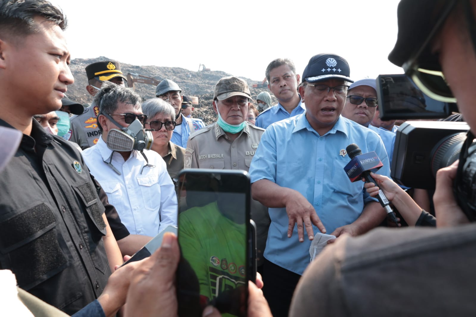 Menteri LH Soroti Kebakaran TPA Jatiwaringin, Sebut Open Dumping Harus Segera Dihentikan