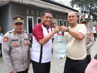 Polresta Tangerang Distribusikan Bantuan Air Bersih ke Warga Sentul Balaraja