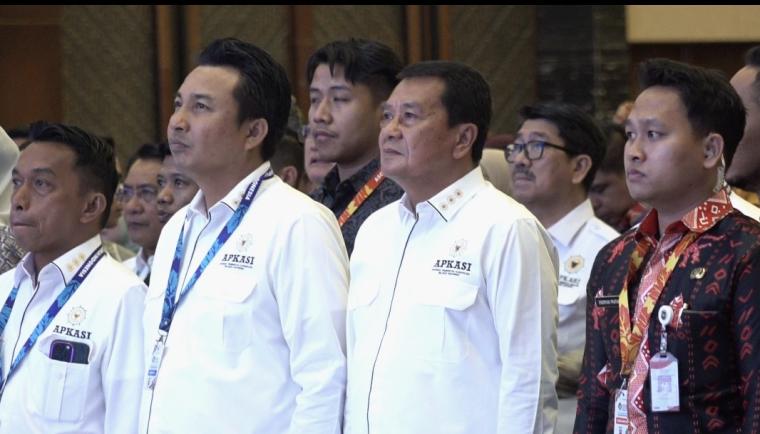 Wamendagri Bima Arya Sugiarto menghadiri pembukaan APKASI Otonomi Expo 2026 di ICE BSD, Kabupaten Tangerang, Kamis (27/8/2026). Ajang tersebut menjadi ruang promosi potensi daerah sekaligus mendorong transaksi, investasi dan kerja sama antardaerah.