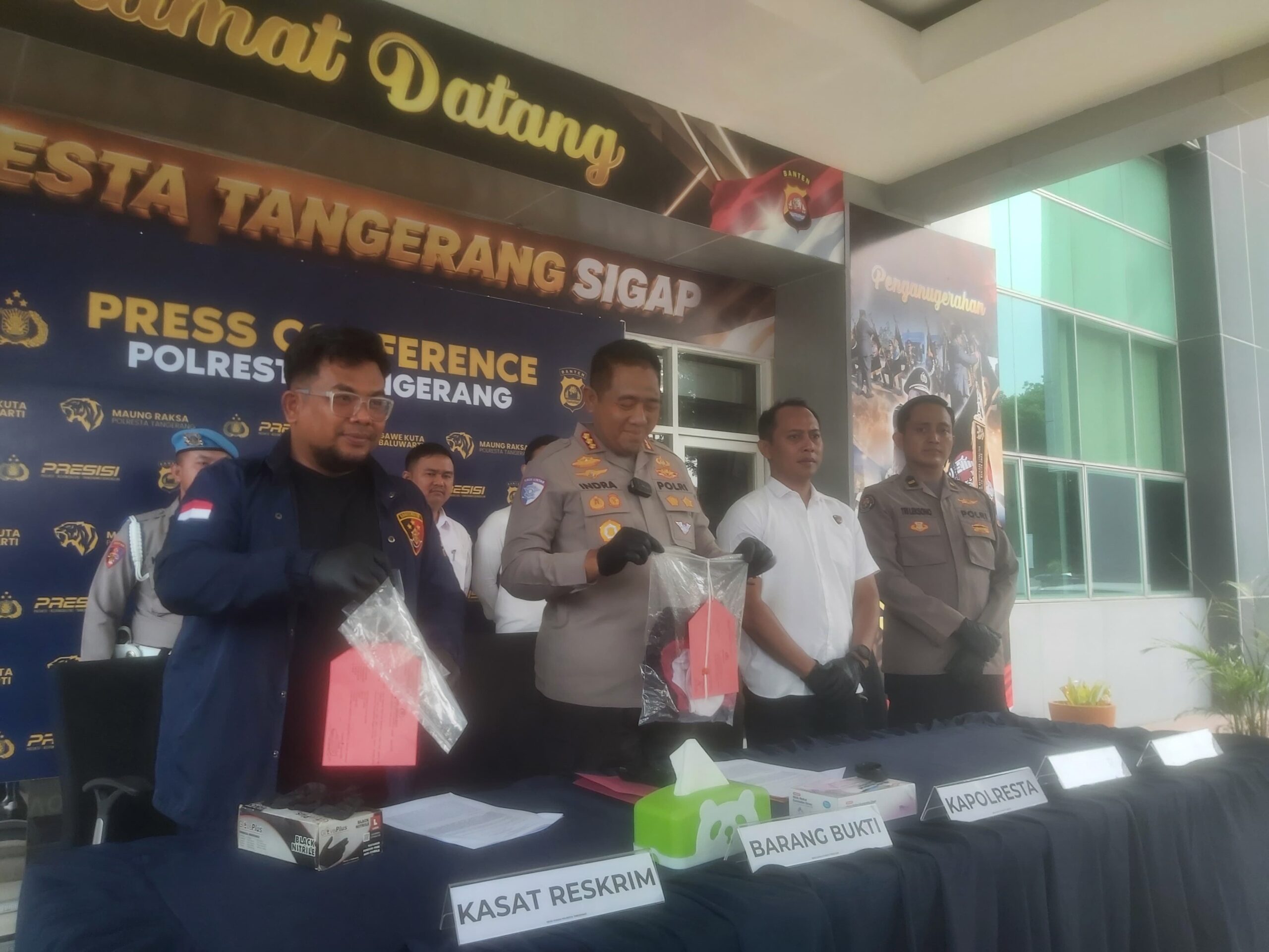 Polresta Tangerang menggelar konfrensi pers ungkap kasus persetubuhan terhadap anak di bawah umur. (khi)