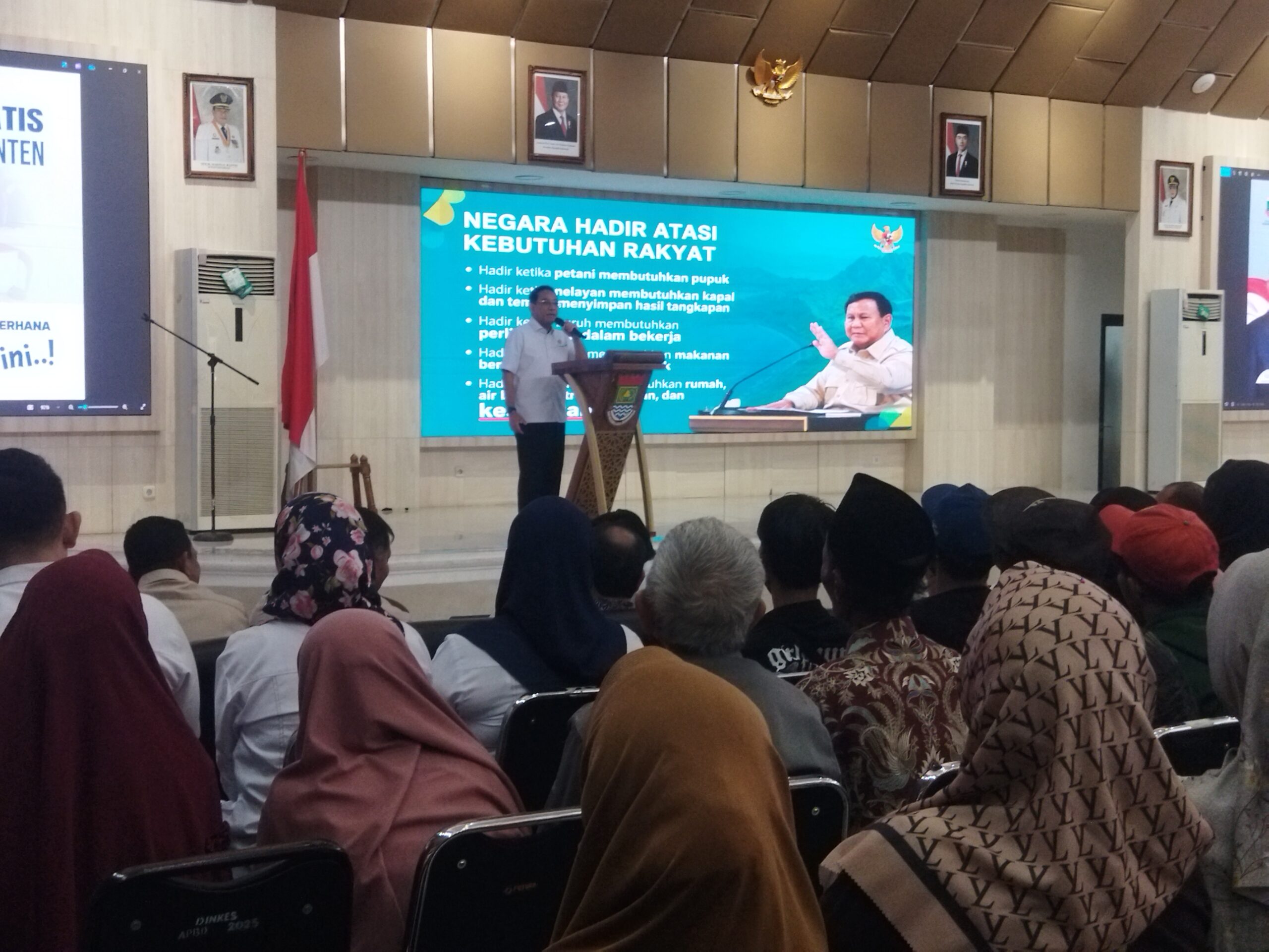 Wakil Menteri Kesehatan (Wamenkes) dr. Benjamin Paulus Octavianus, saat menghadiri CKG di GSG Tigaraksa, Puspemkab Tangerang. (khi)