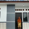 Salah satu rumah yang telah diperbaiki melalui program bantuan perbaikan rumah tidak layak huni di Tangerang Selatan. Program tersebut ditujukan untuk membantu masyarakat memiliki hunian yang lebih layak dan sehat.