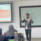 Tim UMN memberikan pelatihan penguatan manajemen usaha dan pencatatan produksi kepada pelaku usaha Desa Serdang Wetan sebagai dasar pengambilan keputusan bisnis.