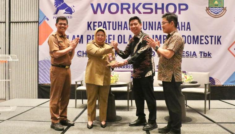 Wakil Bupati Tangerang Intan Nurul Hikmah menghadiri workshop kepatuhan dunia usaha dalam pengelolaan limbah domestik.
