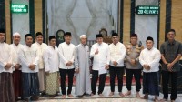 Bupati Tangerang Moch. Maesyal Rasyid bersama tokoh agama dan masyarakat usai menghadiri peringatan Maulid Nabi Muhammad SAW 1448 Hijriah di Masjid Nurul Yaqien, Kecamatan Sindang Jaya.