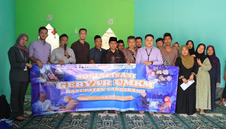 BPR Kerta Raharja Gemilang menyosialisasikan program Kredit Mikro Raharja kepada pelaku UMKM dalam kegiatan Gebyar UMKM Tangerang Gemilang di Cilongok, Pasar Kemis, Selasa (1/9/2026).