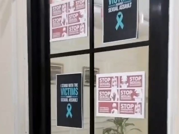 Dugaan Pelecehan Seksual, Poster "I Stand With The Victims" Terpampang di Kantor Satpol PP Tangerang